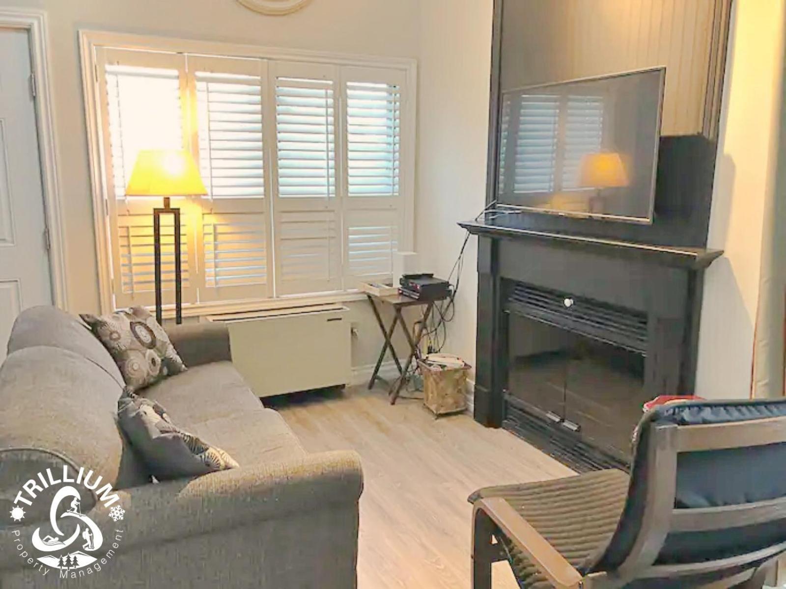 Blue Mountain, Collingwood - Loft Condo, Sleeps 4 Блу Маунтинс Екстериор снимка