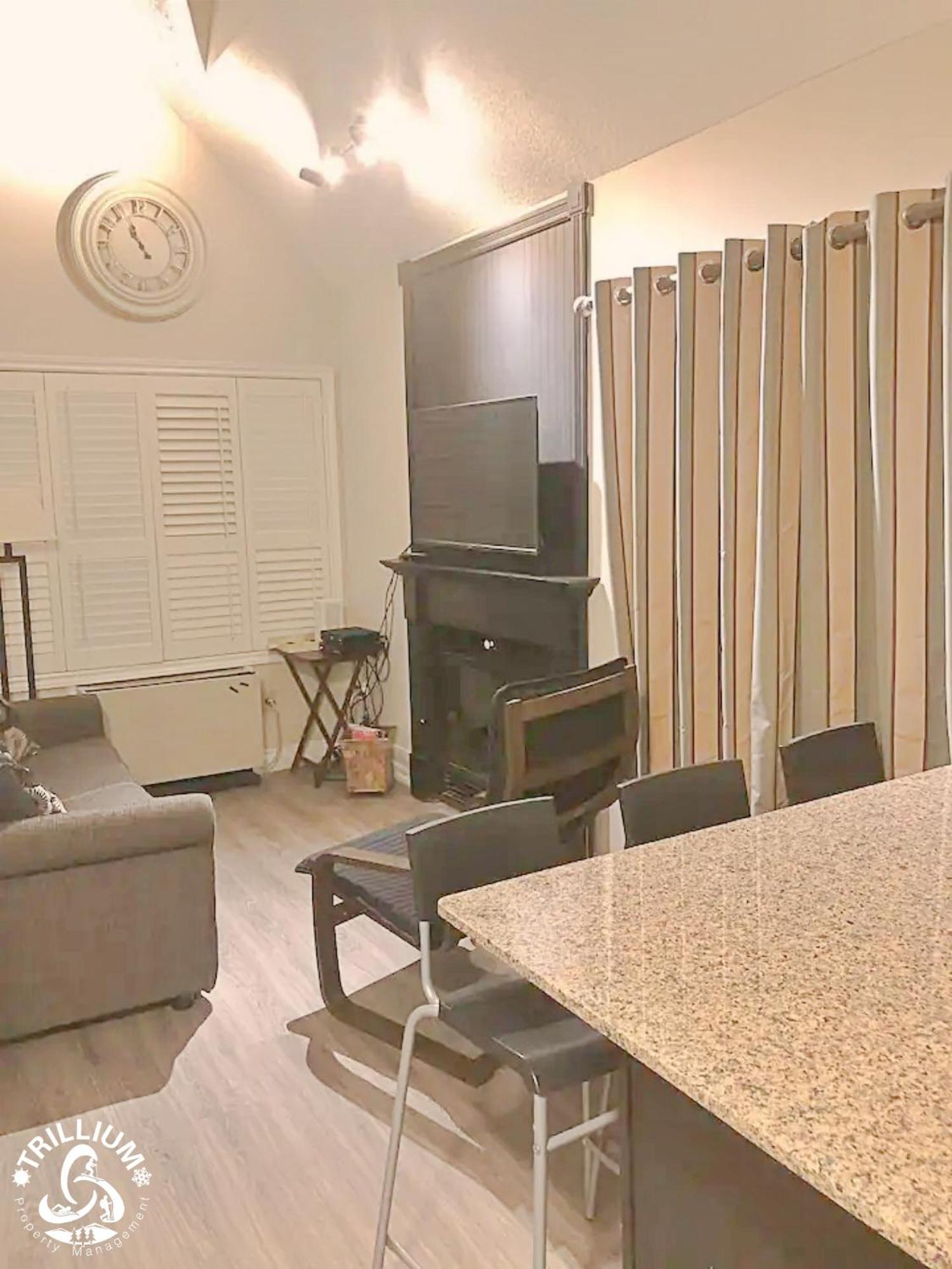 Blue Mountain, Collingwood - Loft Condo, Sleeps 4 Блу Маунтинс Екстериор снимка