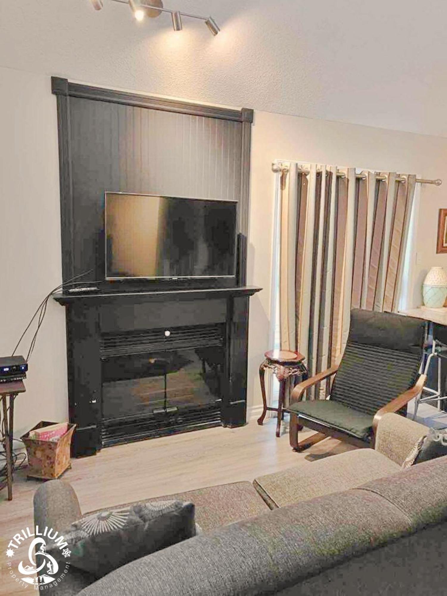 Blue Mountain, Collingwood - Loft Condo, Sleeps 4 Блу Маунтинс Екстериор снимка