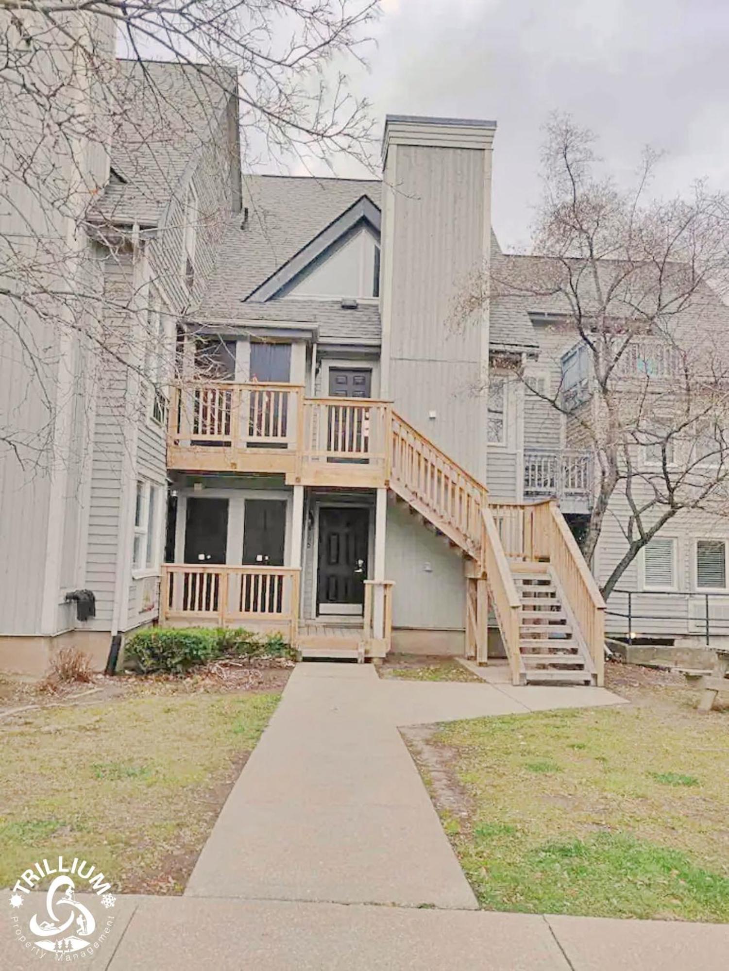 Blue Mountain, Collingwood - Loft Condo, Sleeps 4 Блу Маунтинс Екстериор снимка